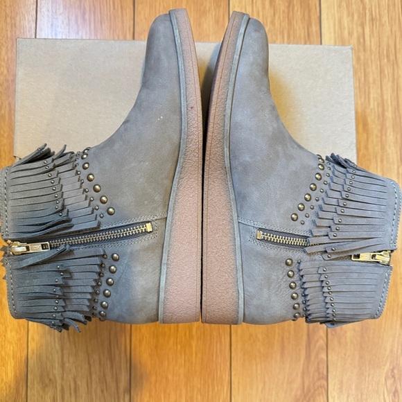 NWT UGG Ariane Fringe Boot Size 8 - Picture 6 of 9